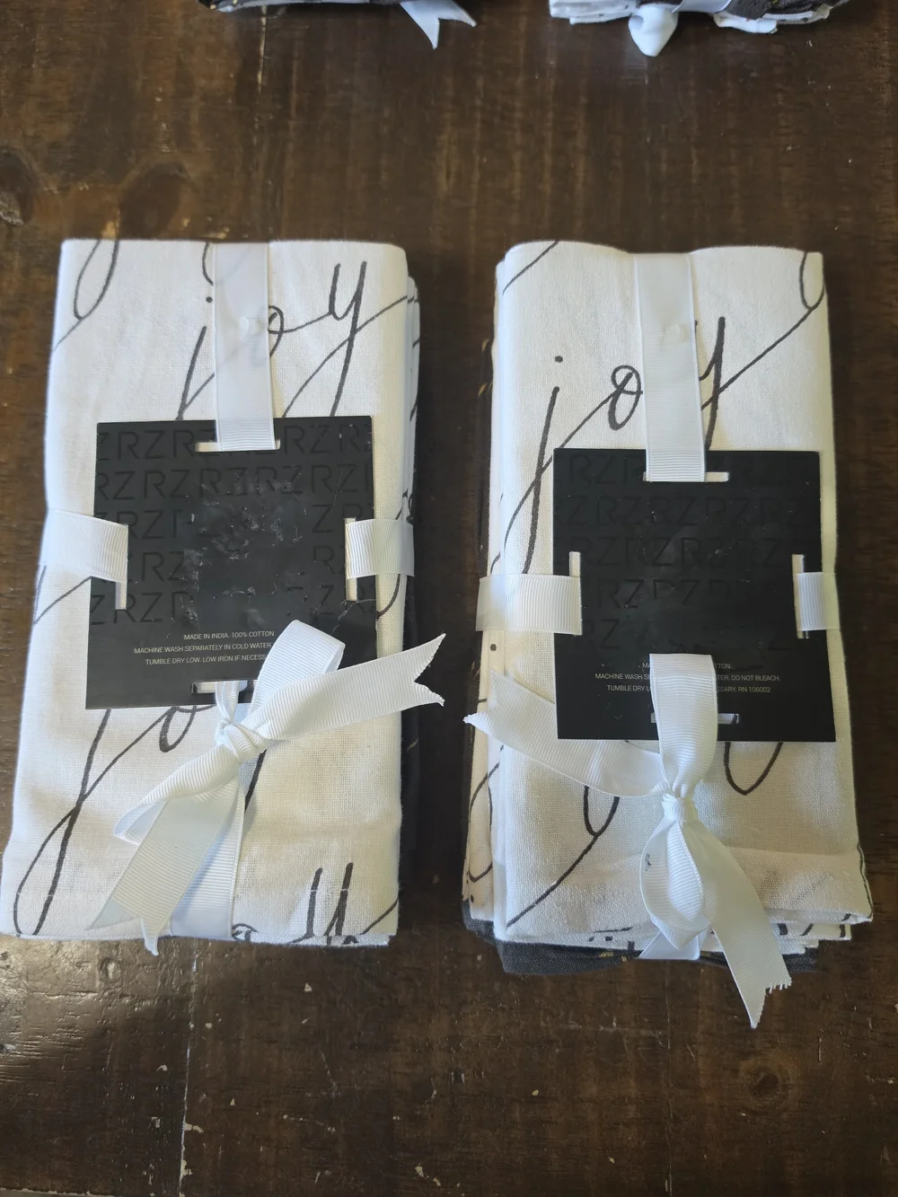 Rachel Zoe Joy Script Napkin Set- 32 Total
